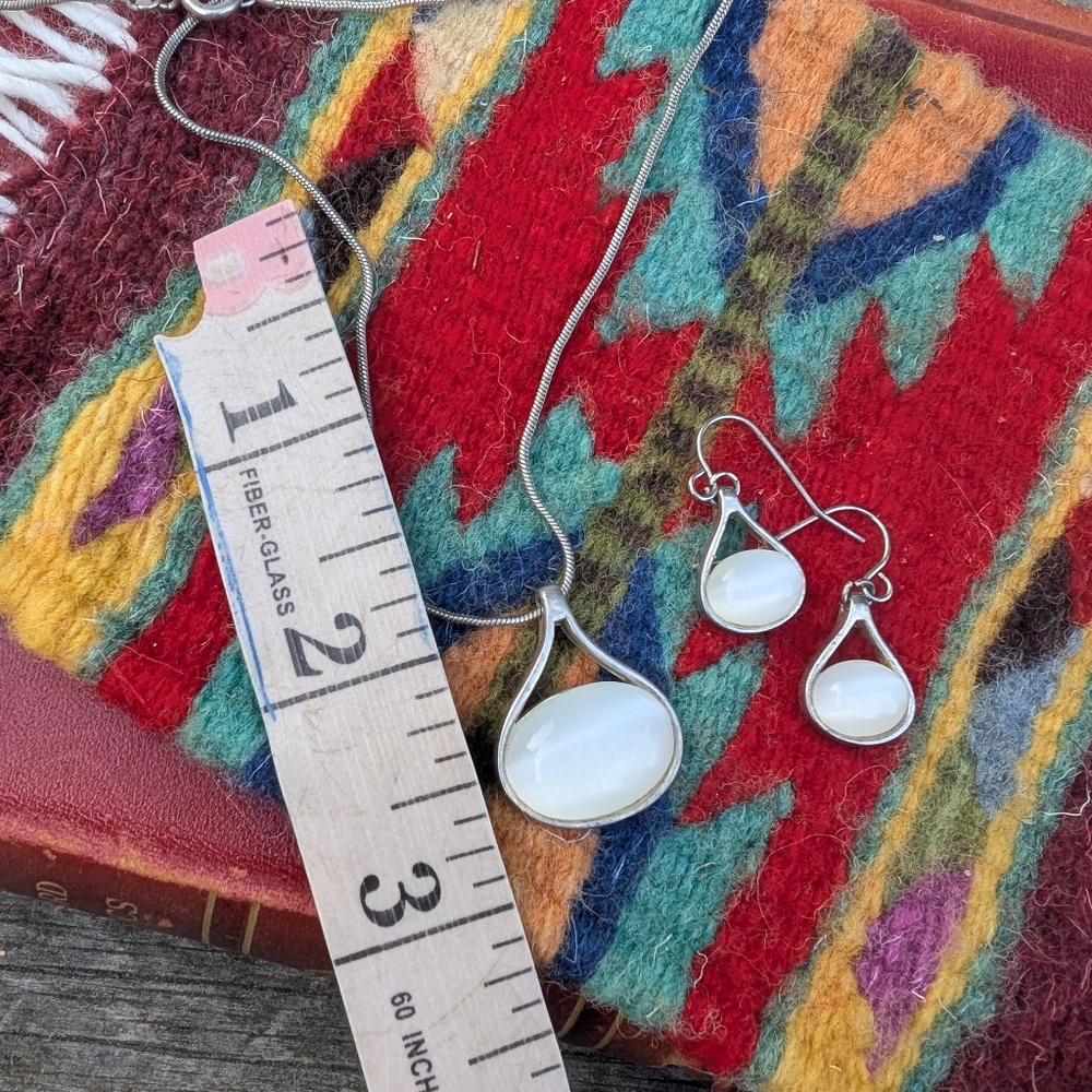 Elegant Silver and White Jewelry Set, Necklace & Earrings - Picture 9 of 9